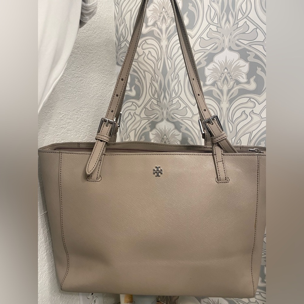EUC Tory Burch Tote